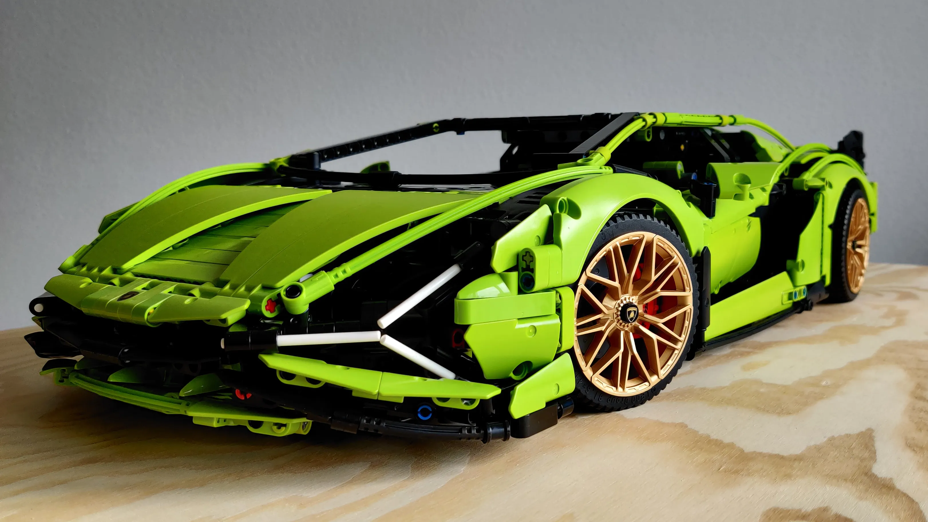 A picture of the front of assembled LEGO Lamborghini